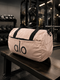 ساک ورزشی برند Alo Yoga مدل All-Day Duffel پارچه ضد آب و جادار